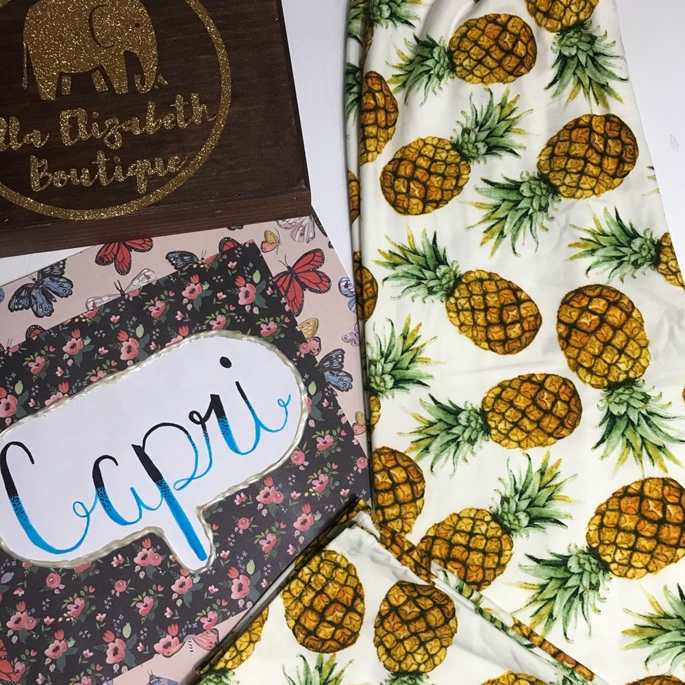 🍍 White Pineapple Soft Capris Leggings OS TC 🍍